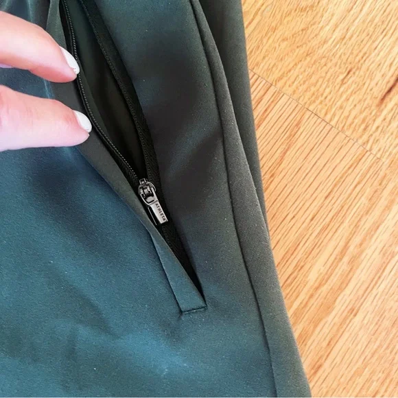 Athleta Travel Pant in Olive Green